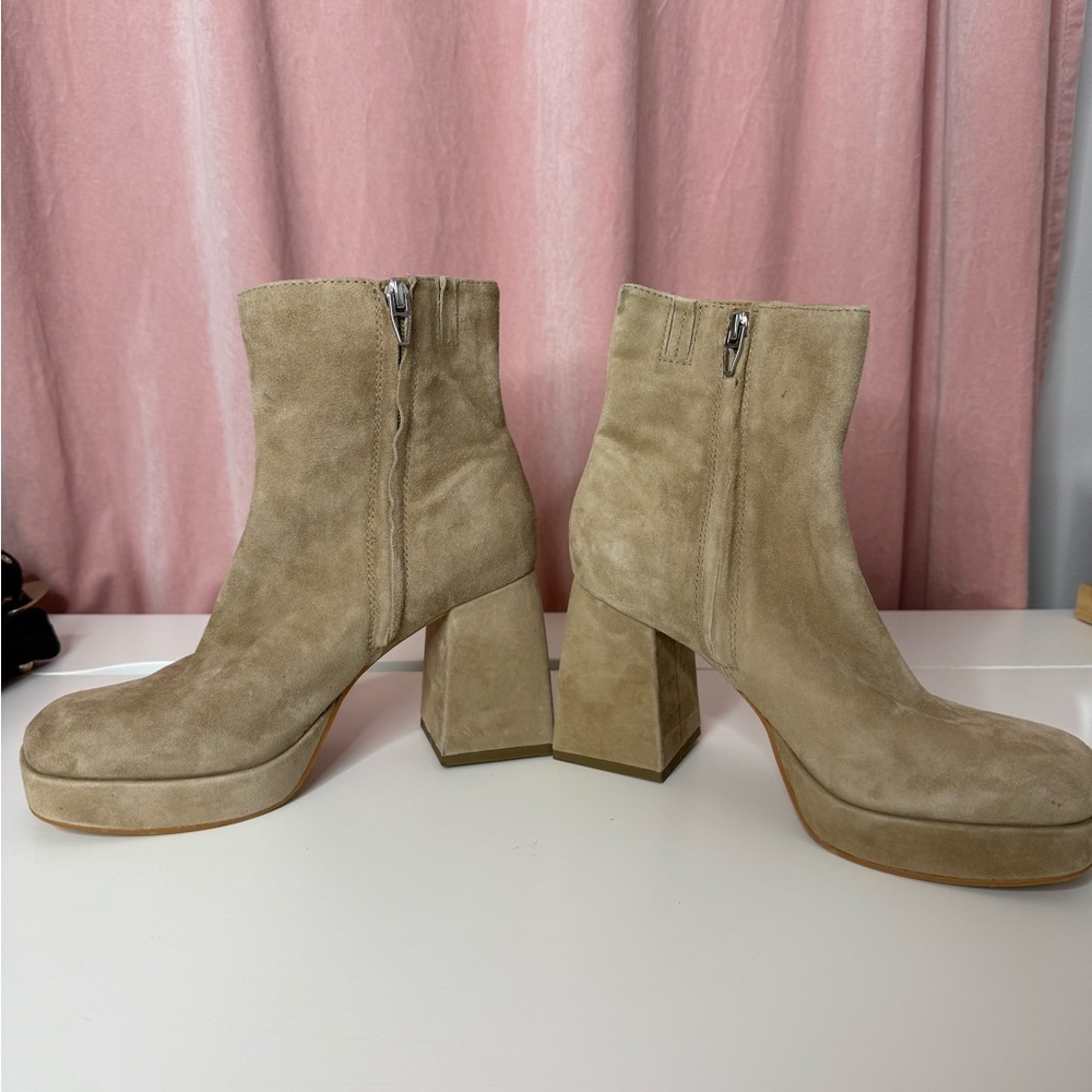 Dolce Vita Beige Tan Suede Platform Booties Sz 7 NWOT - Picture 4 of 10